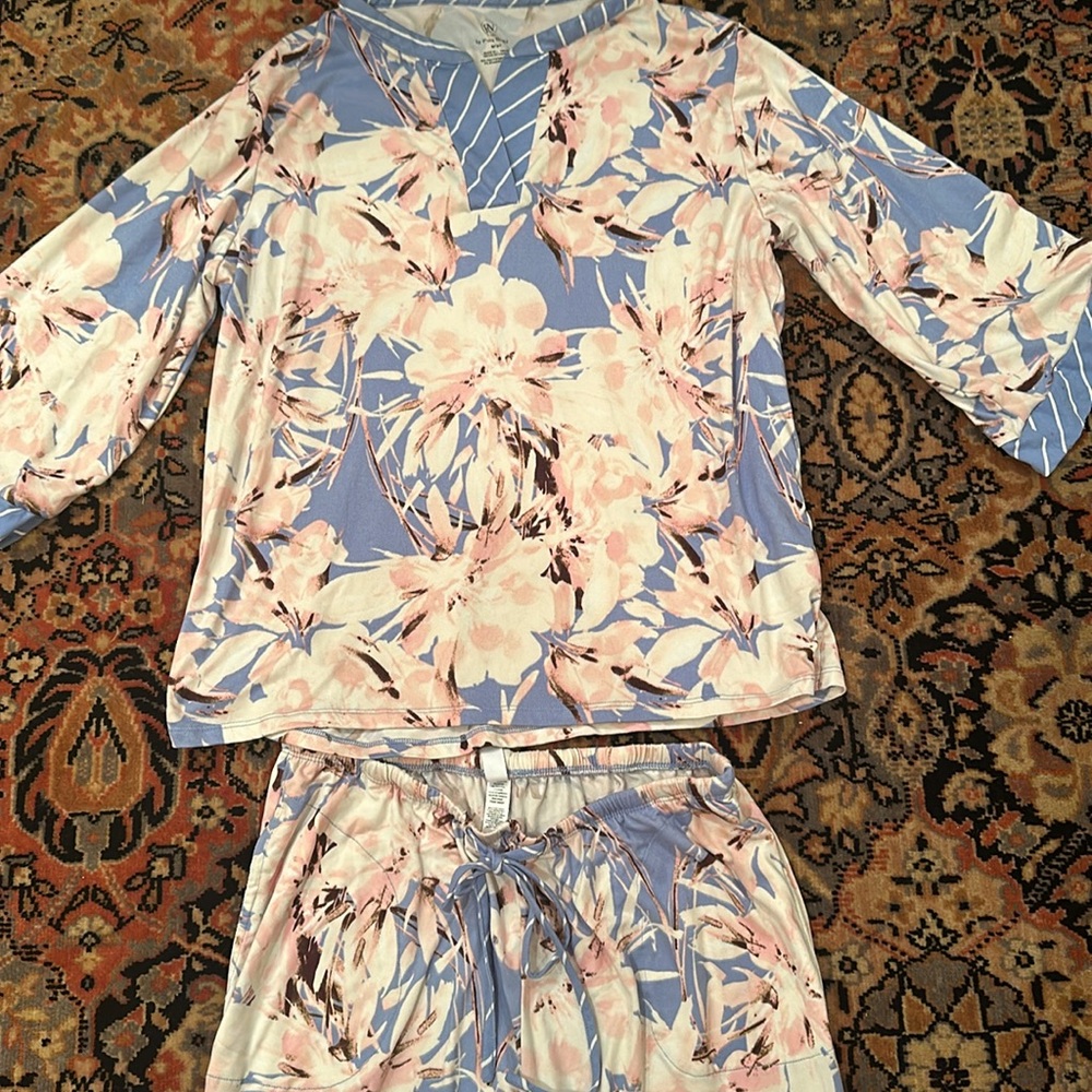 New Nikrooz Pajamas  size Med